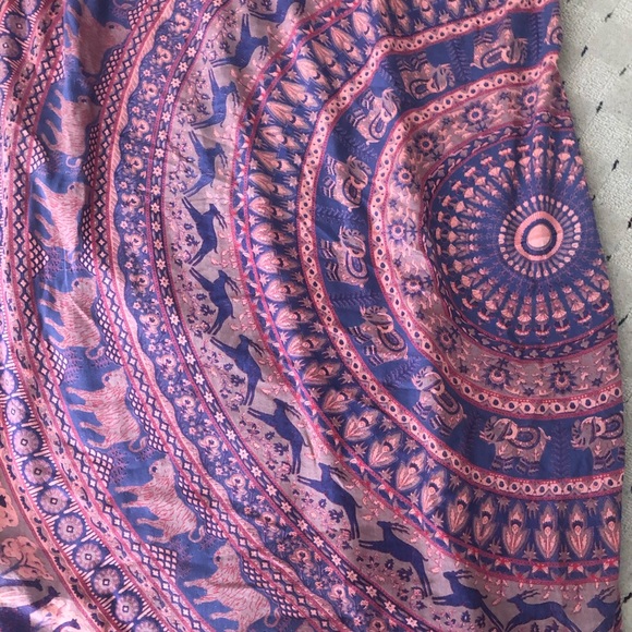 UO TAPESTRY - Picture 2 of 3